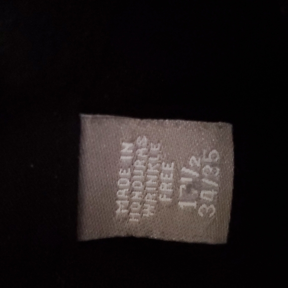 17 1/2 34/35 Fitted Satin Stripe Van Heusen Button up - Picture 2 of 6